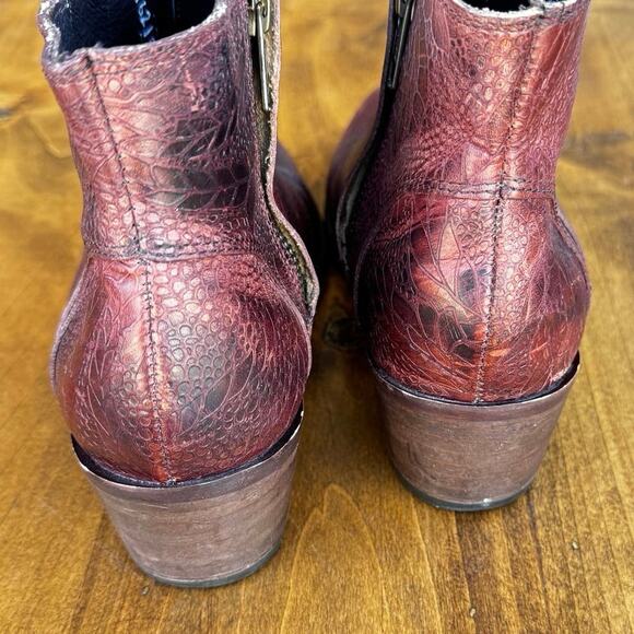 Wolverine Roxanna Booties Leather Size 7 Rose Floral Embossed Brown Runs Small - Picture 7 of 11